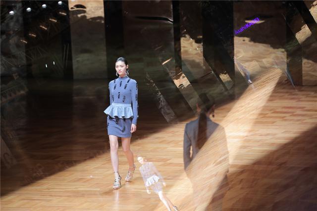 “镜面”风暴 旭化成·中国大奖2016/17作品发布会上演