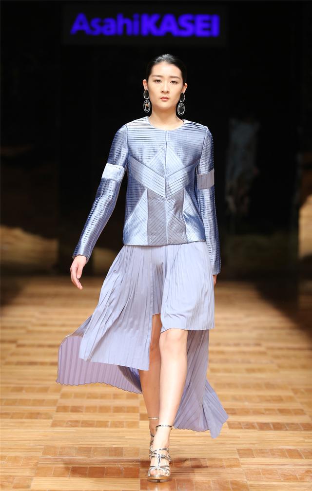 “镜面”风暴 旭化成·中国大奖2016/17作品发布会上演