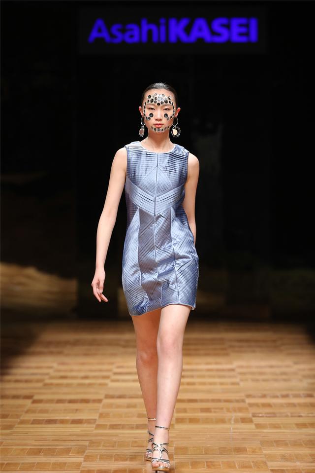 “镜面”风暴 旭化成·中国大奖2016/17作品发布会上演