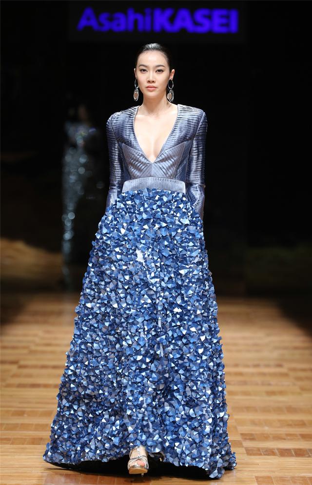 “镜面”风暴 旭化成·中国大奖2016/17作品发布会上演