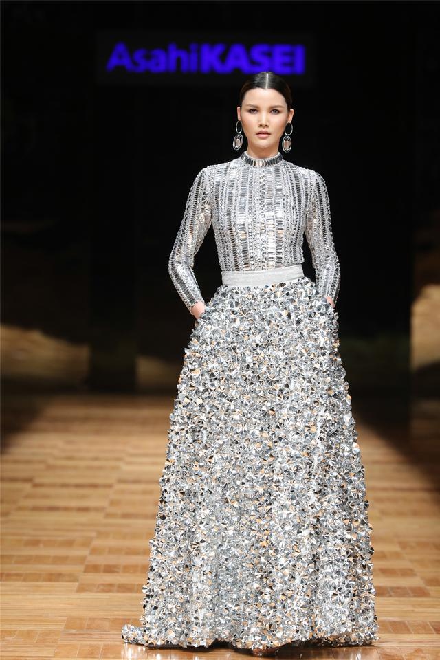 “镜面”风暴 旭化成·中国大奖2016/17作品发布会上演