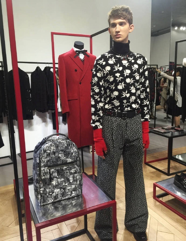 Dior2016-17秋冬成衣配饰发布 男女装尤为庄重