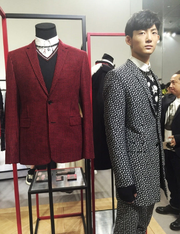 Dior2016-17秋冬成衣配饰发布 男女装尤为庄重