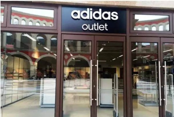 耐克阿迪工厂店开业 国内运动品牌该如何应对