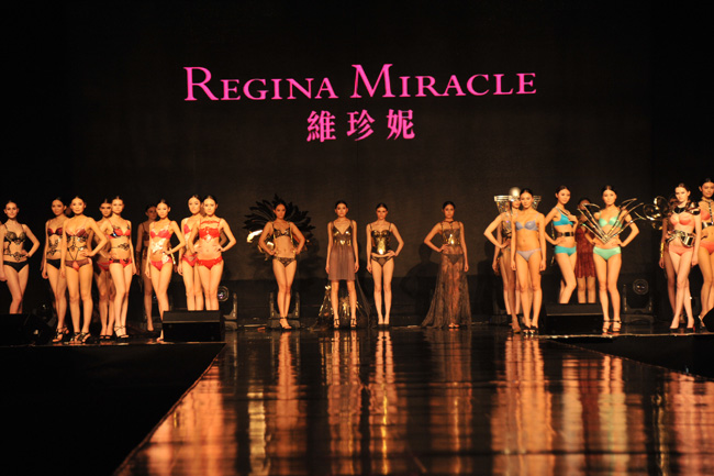 17-深圳内衣展维珍妮内衣秀.JPG