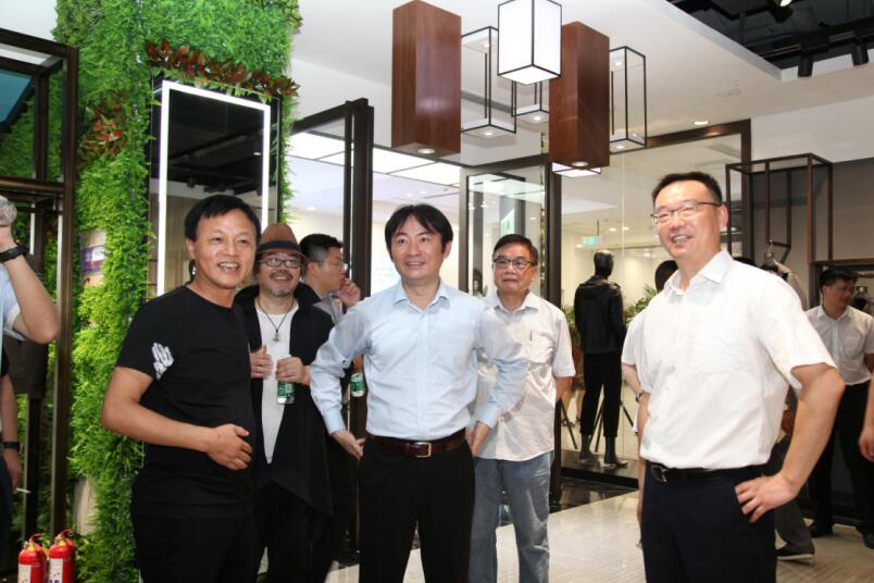 男装品牌工厂店 男装品牌工厂店