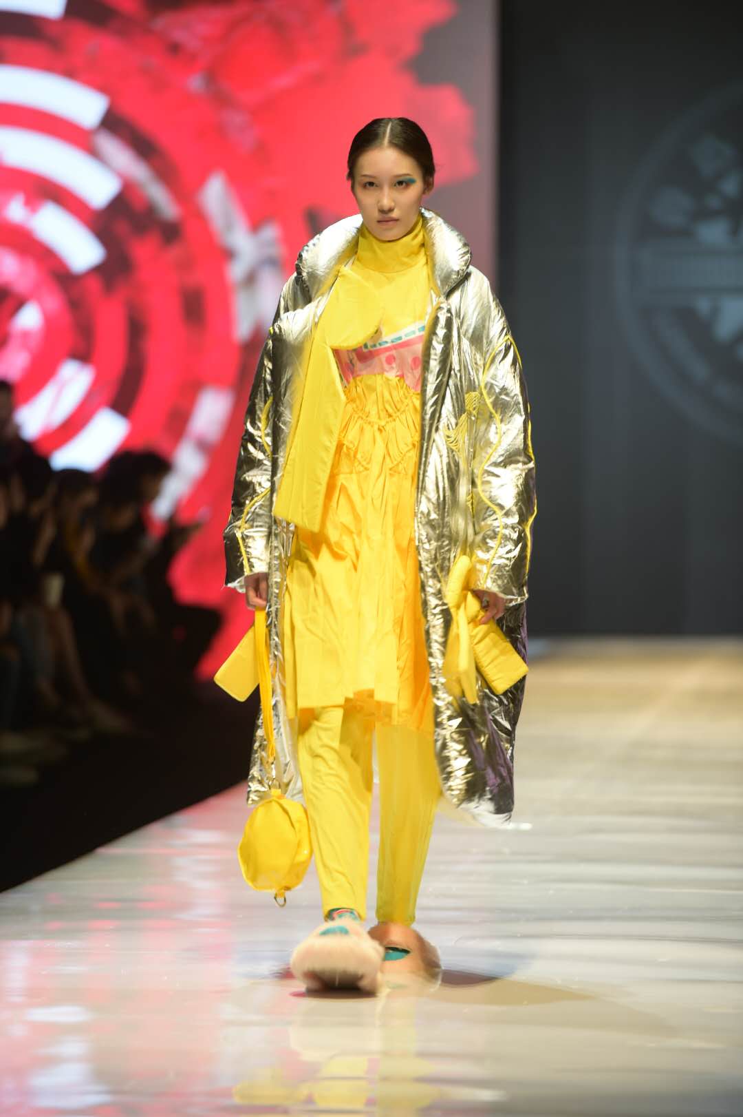 宁波装智造未来美好生活第22届宁波国际服装节开幕