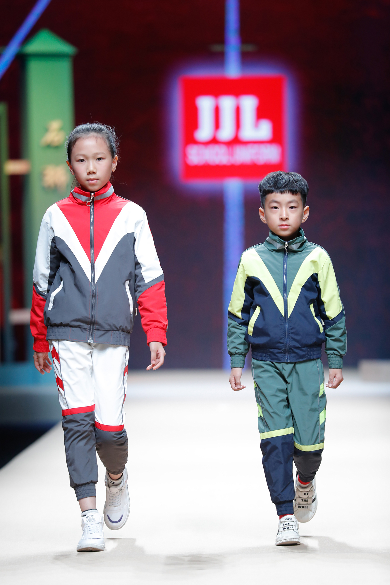 美智中国健康校服2020校服流行趋势发布会亮相中国国际时装周